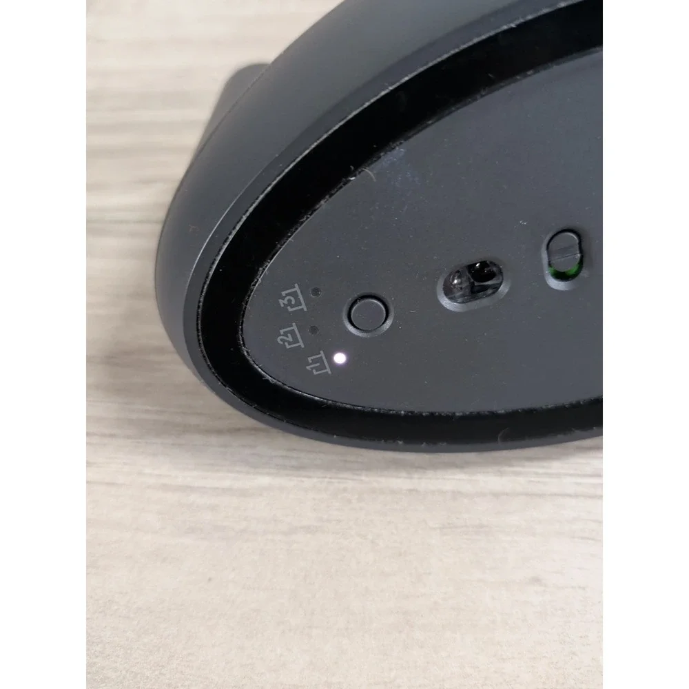 Logitech Lift Vertical Ergonomic Mouse Wireless Bluetooth 4 Buttons